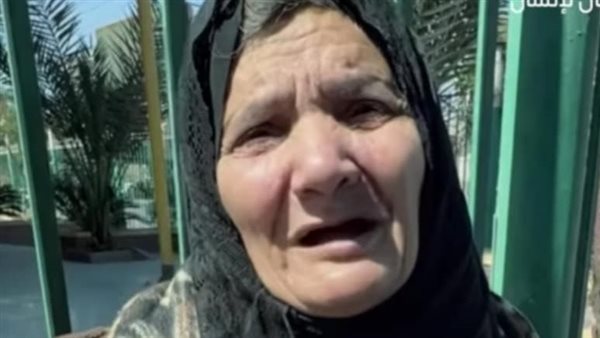 بائعة مناديل