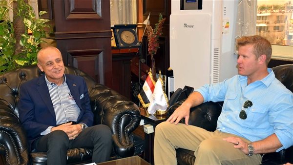 محافظ الأقصر والسيناتور