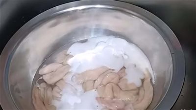 بمجهود أقل من المتوقع.. طريقة تنظيف الممبار بملح الليمون في دقائق