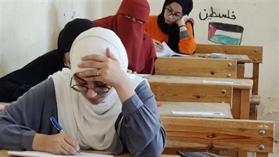 طلاب الثانوية الأزهرية الشعبة العلمية يؤدون امتحان الرياضة البحتة بجنوب سيناء