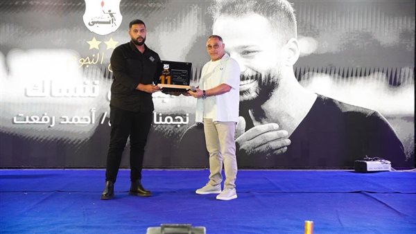 أيمن الشريعي وشيقيق