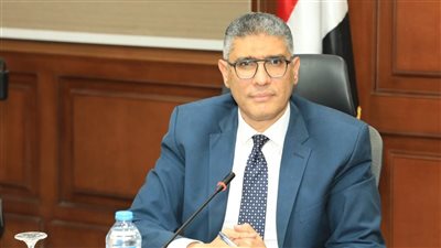 محافظ الجيزة: وقف إجازات الأطباء البيطريين والعاملين بالمجازر والمختصين بالتفتيش على اللحوم خلال عيد الأضحى 