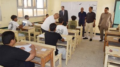 طلاب الدبلومات الفنية يؤدون امتحانات تاريخ مصر القديم ولوائح مالية وإدارية واللغة الإنجليزية بجنوب سيناء 