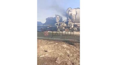 اشتعال تريلا محملة بالسولار بعد اصطدامها بأخرى على طريق الواحات البحرية