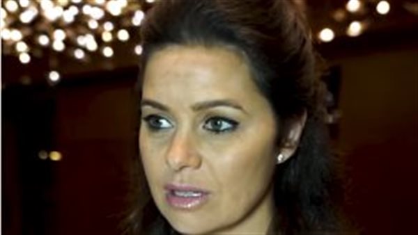 يسرا اللوزي