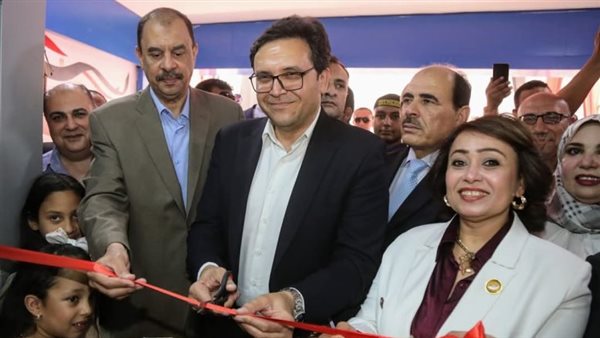 وزير الثقافة ومحافظ