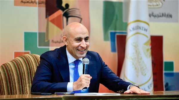 محمد عبد اللطيف وزير