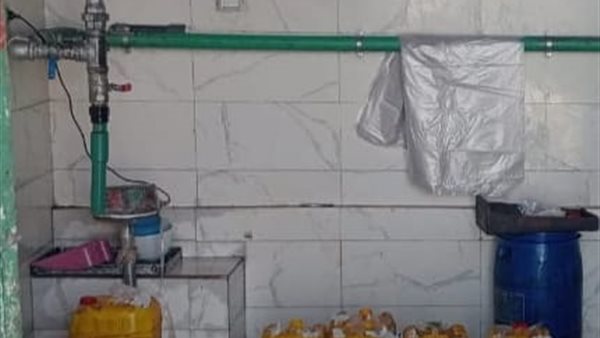 ضبط زيوت طعام مجهولة