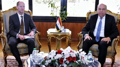 فرص تمويل مشروعات المطارات المصرية.. وزير الطيران يلتقي وفد مسؤولي البنك الأوروبي