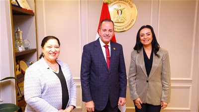 بقيادة خليل محمد.. وزيرة التضامن تكرم الإدارة المركزية لشؤون ذوي الإعاقة لتميزها خلال شهر مايو | صور