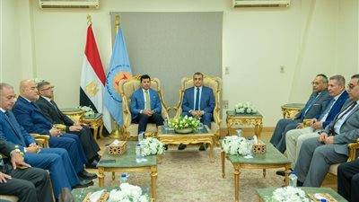 خلال زيارتهما لمصنع النجيل الصناعي كابتكس.. وزيرا الإنتاج الحربي والرياضة يتابعان مستجدات التعاون المشترك