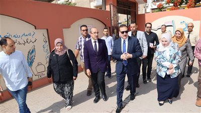 صوّر ورقة طالبة.. ضبط ملاحظ بعد تداول امتحان العلوم للشهادة الإعدادية بالمنوفية 