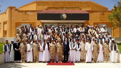 المنطقة الغربية العسكرية تنظم لقاء مع شيوخ وعواقل محافظة مطروح