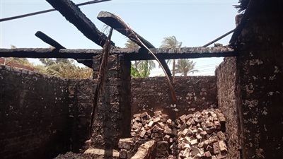 حريق يلتهم منزلين في مركز المنشأة بسوهاج