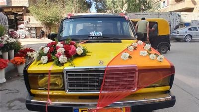 المحافظ يسلم تاكسي جديد لسائق الإسكندرية المتضرر من العاصفة 