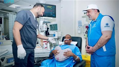 حاج مصري يتجاوز الجلطة القلبية ويستعد لإكمال المناسك بعد علاجه 