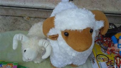 شعبة الأدوات المكتبية: سعر الخروف اللعبة يصل لـ 4000 جنيه