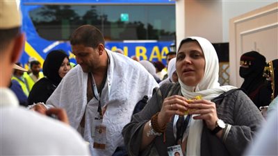توافد حجاج السياحة من فئة الـ5 نجوم إلى مشعر منى استعدادًا للتصعيد إلى عرفات | صور