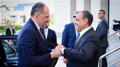 وزير الخارجية يستقبل نظيره اليوناني.. ويؤكد قدسية ومكانة دير سانت كاترين