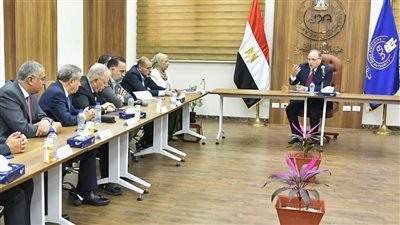 هيئة الدواء تبحث آليات ضبط السوق واستدامة الإمداد الدوائي