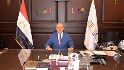 محافظ الأقصر يعتمد أكبر حركة ترقيات للعاملين على الصناديق الخاصة منذ 2015