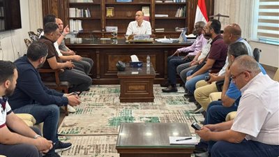 رئيس جهاز القاهرة الجديدة يلتقي سكان بيت الوطن ودار مصر لمناقشة مقترحاتهم ومطالبهم