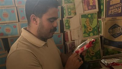 قبل العيد بساعات.. ضبط 1.5 طن لحوم فاسدة و20 ألف عبوة شيبسي منتهية الصلاحية بالغربية