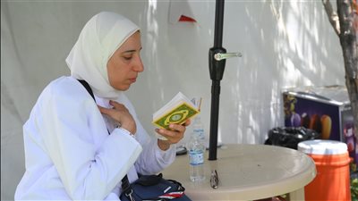 استعدادًا للنفرة من عرفات.. حجاج الجمعيات الأهلية يتهيأون للتوجه إلى مزدلفة مع غروب الشمس