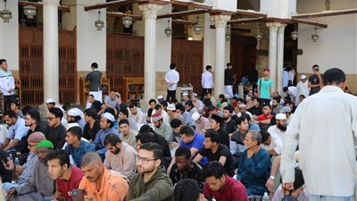 مدير الجامع الأزهر يكشف كواليس تنظيم مائدة إفطار لـ 5000 صائم 