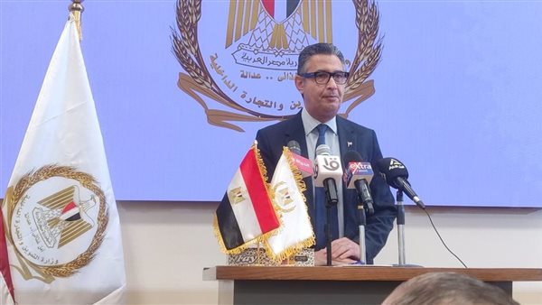 الدكتور شريف فاروق