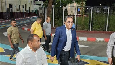 قبل صلاة عيد الأضحى.. محافظ قنا يتفقد ساحات مسجد عبدالرحيم القناوي ليلًا