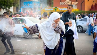 بحب أفرح أحفادي.. أول تعليق لصاحبة تريند اللعب مع الصغار بعد صلاة عيد الأضحى