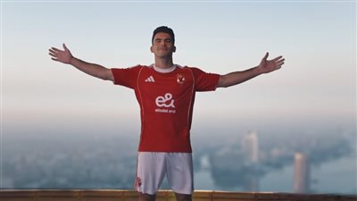 زيزو يصل إلى مطار القاهرة استعدادًا للسفر إلى أمريكا والانضمام إلى معسكر الأهلي