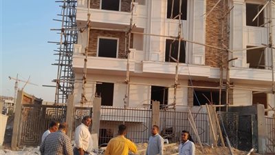 مخالفات في عطلة العيد.. جهاز 6 أكتوبر يتصدى لأعمال بناء مخالف وقرارات فورية بالإزالة