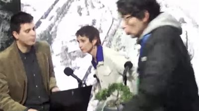 مرشحة رئاسية تترك الاستوديو خلال البث المباشر بسبب زلزال تشيلي.. ما القصة؟