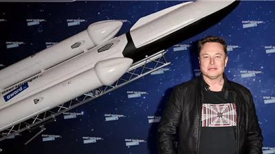 ماسك يعلن توقف تشغيل مركبة دراجون الفضائية بعد تهديد ترامب