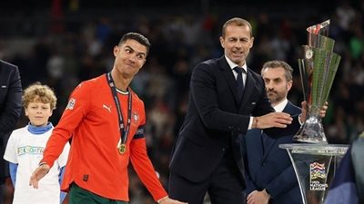 كل ما يكبر يحلى.. رونالدو يحقق 3 ألقاب للبرتغال بعد سن الـ30