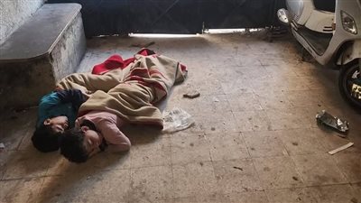 نايمين على البلاط.. محافظ بورسعيد يوجه بإنقاذ صغار تعاطفت معهم وسائل التواصل 