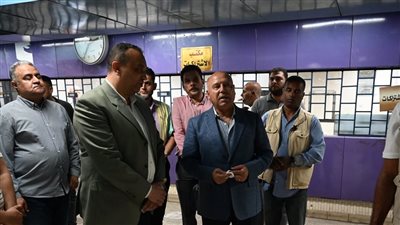 وزير النقل يوجه بالدفع الفوري بقطارات إضافية حال رصد تكدس بأي محطة مترو