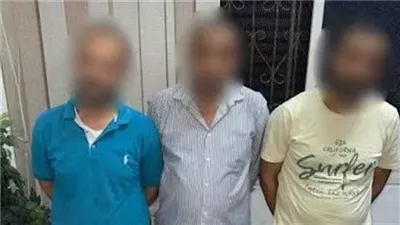  عايزينك تظبط لنا كهربة الشقة..كيف احتجز 3 متهمين كهربائيًا وأجبروه على توقيع إيصالات وعقد بيع دراجته؟