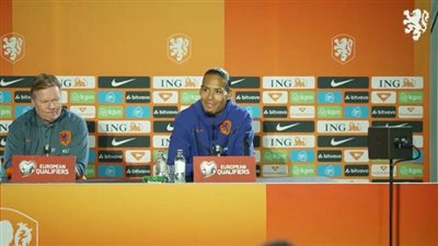 كومان مدرب هولندا يعلّق على ما حدث مع ليفاندوفسكي في منتخب بولندا