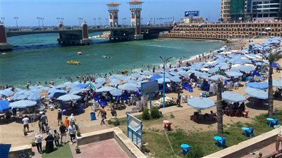 بنسب إشغال 75٪ للفنادق و90٪ للشواطئ.. إقبال كبير من الزائرين والمصطافين على الإسكندرية خلال عيد الأضحى