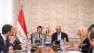 وزيرا العمل والشباب يبحثان تحويل مراكز الشباب إلى منصات للتدريب والإنتاج 