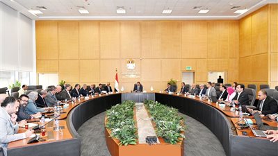 وزير الإسكان يوجه بإعداد تقرير بموقف المشروعات على مستوى الجمهورية متضمنا الفرص والتحديات والاحتياجات اللازمة