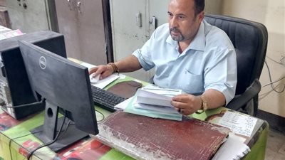 رئيس مدينة طما بسوهاج يتابع سير العمل بالمركز التكنولوجي ويشدد على تسهيل إجراءات التصالح بالفترة المسائية