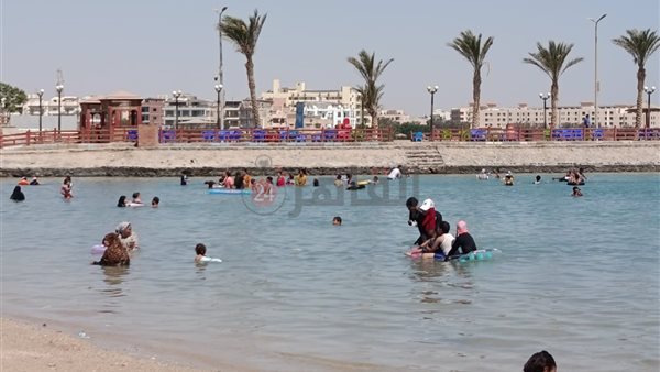 إقبال كبير على شواطئ
