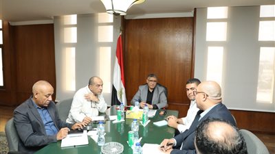 محافظ الجيزة يكلف بطرح مشروع لإقامة 6 آبار جديدة لمضاعفة ضخ المياه بالمنطقة الصناعية والاستثمارية بأبورواش