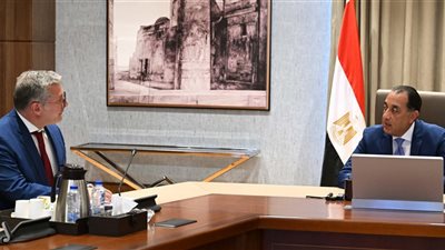 اجتماع هام بين رئيس الوزراء ووزير البترول لمناقشة احتياجات قطاع الكهرباء والاستثمارات الأجنبية 