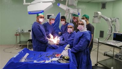 نجاح عملية جراحية دقيقة في قسم جراحة الأوعية الدموية بمستشفى المجمع الطبي بطنطا