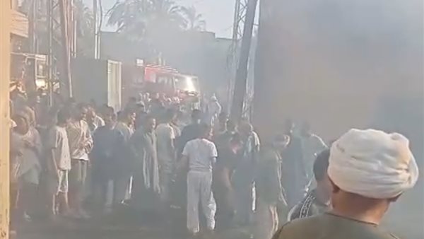 حريق يلتهم عدة مبانٍ